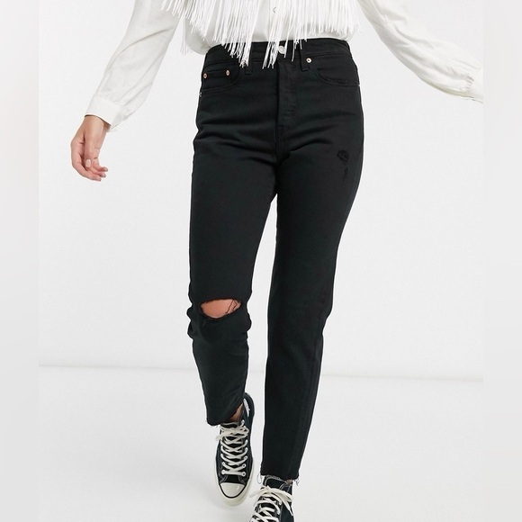 Levi’s Wedgie Icon Fit Black Distressed Jeans sz 26 - Picture 1 of 14